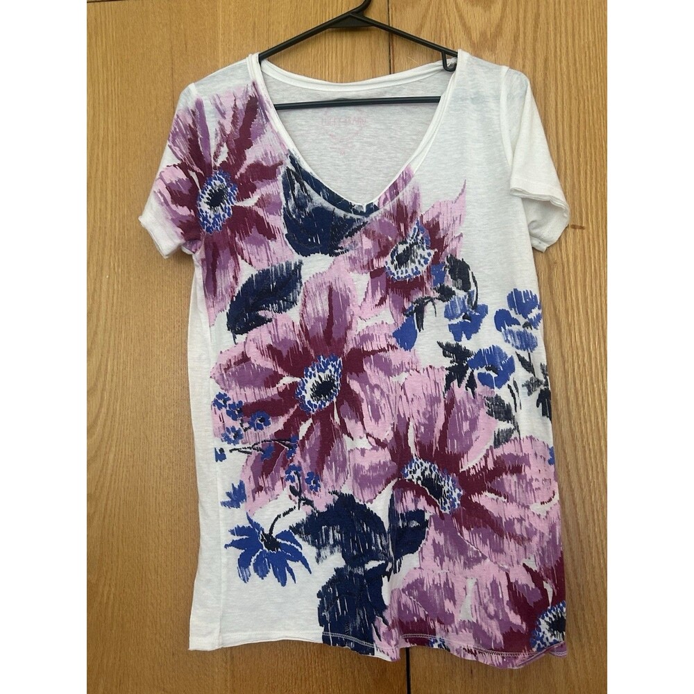 Lucky Brand Women's Size Medium Flower T-Shirt Top V-neck Cotton Basic